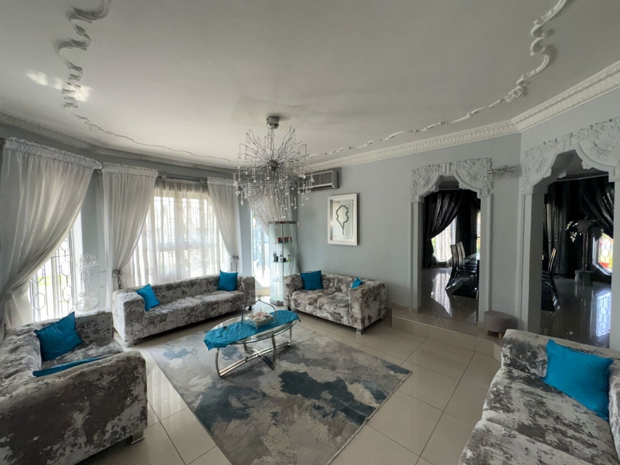 5 Bedroom Property for Sale in Zinniaville North West